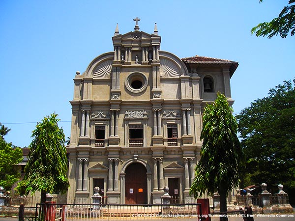 Things to do in Goa - Explore the many Portuguese churches