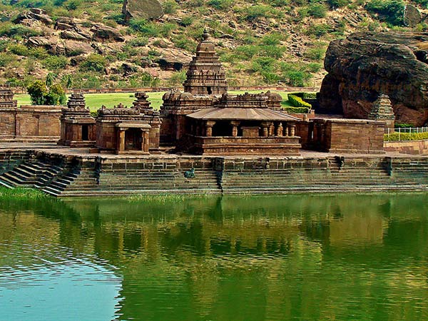 Bhuthanatha temple complex by Agastya lake in Badami