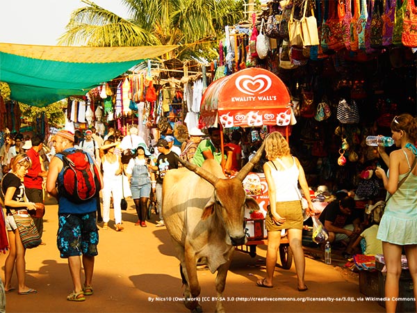 Visit the flea market while in Goa