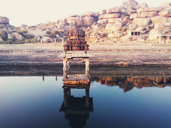 Explore the ruins of the Vijayanagara Empire on the Hampi tour